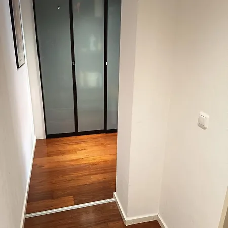 1 Bedroom With Large Sunny Balcony * Μόναχο